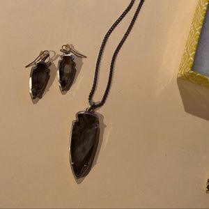 Kendra Scott arrowhead necklace and earrings